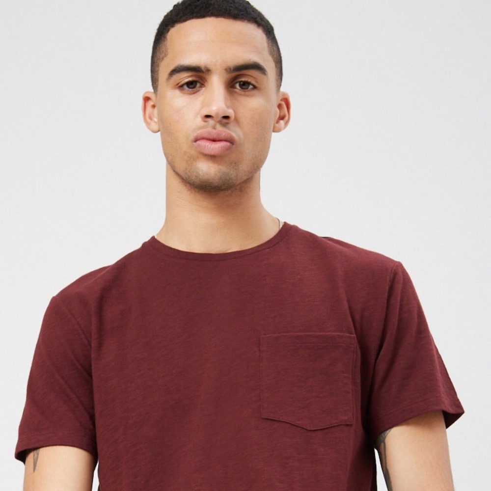 A slub knit tee featuring a crew neckline.